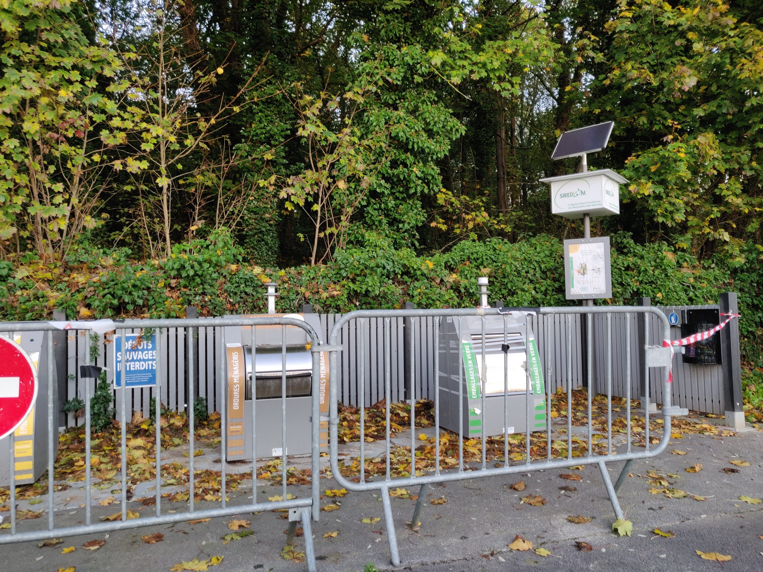 borne apport volontaire rue Cocatrix Etréchy Essonne fermeture